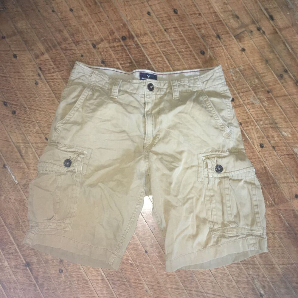 American Eagle tan Y2K classic cargo shorts size 32